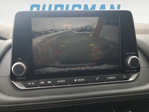 Used 2023 Nissan Rogue S image 18