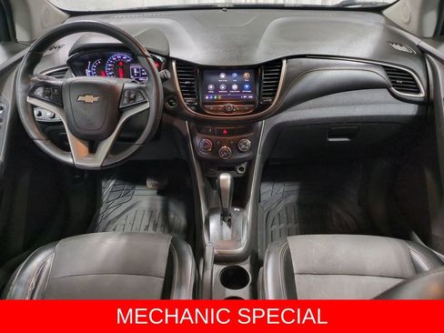 Used 2018 Chevrolet Trax LT w/ LT Convenience Package image 15