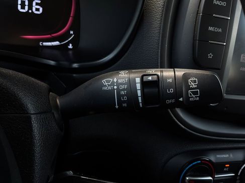 Used 2025 Kia Soul LX w/ LX Technology Package FWD image 34