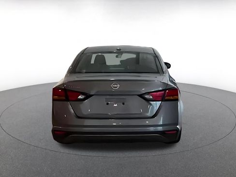 Used 2025 Nissan Altima 2.5 SV FWD image 9