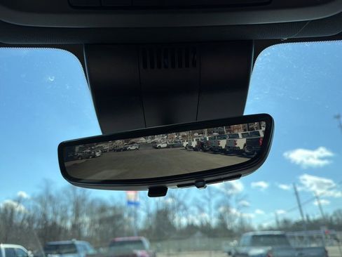 Used 2024 Chevrolet Silverado 2500 ZR2 w/ Technology Package image 8