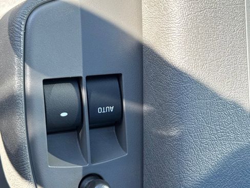 New 2025 Chevrolet Express 2500 image 17