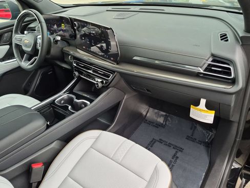 Used 2025 Chevrolet Traverse High Country w/ LPO, Floor Liner Package AWD/4WD image 29