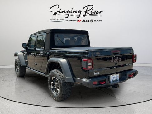 Used 2024 Jeep Gladiator Rubicon w/ Safety Group AWD/4WD image 5