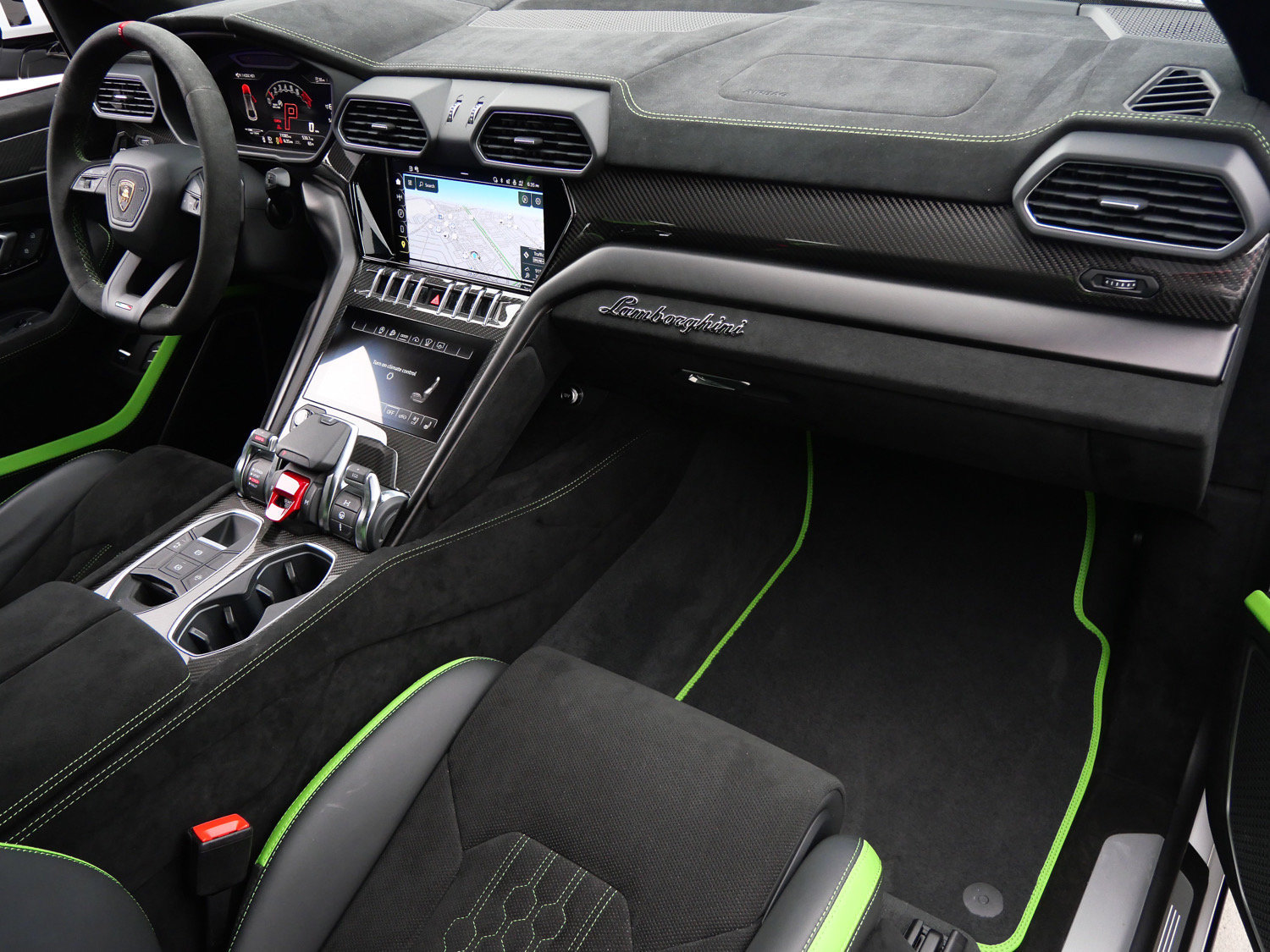 Used 2024 Lamborghini Urus Performante AWD/4WD image 22