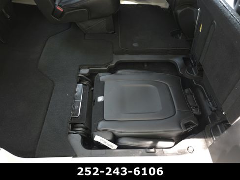 Used 2024 Chrysler Pacifica Touring-L FWD image 41