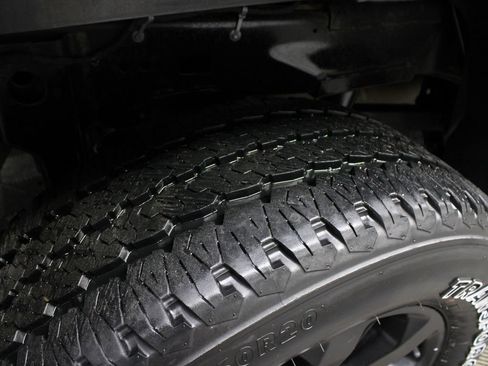 Used 2024 RAM 2500 Big Horn w/ Night Edition AWD/4WD image 37
