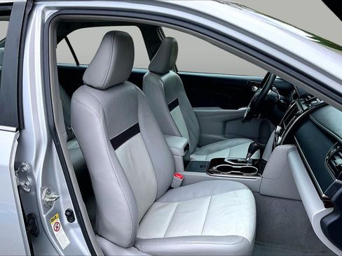 Used 2013 Toyota Camry XLE FWD image 9