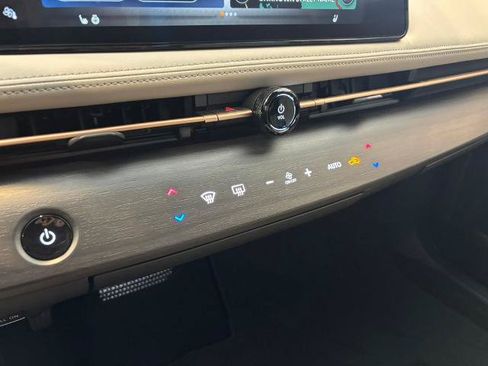 Certified 2024 Nissan Ariya FWD image 22