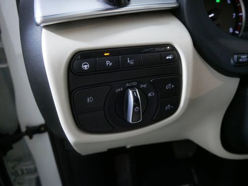 Used 2019 INFINITI QX50 Essential w/ Proactive Package image 17