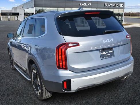 Used 2023 Kia Telluride S w/ S Sunroof Package image 5