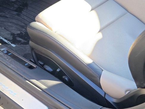 Used 2025 Porsche 911 Carrera image 26
