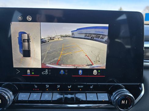 New 2025 GMC Canyon Elevation w/ Convenience Package image 4