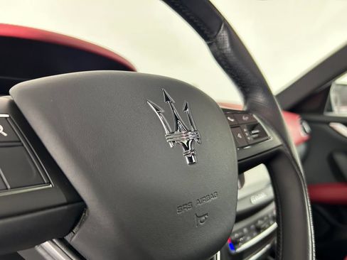 Used 2020 Maserati Ghibli S GranSport Q4 AWD/4WD image 18