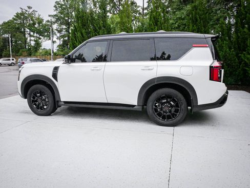 Used 2025 Nissan Armada PRO-4X AWD/4WD image 7