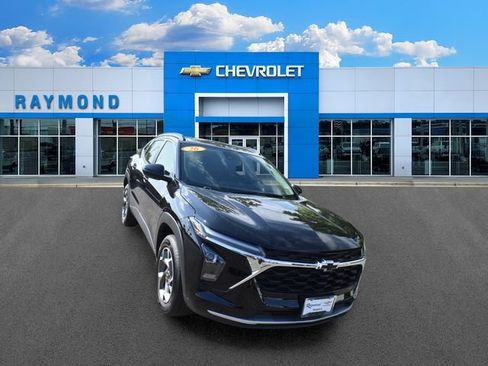 New 2026 Chevrolet Trax LT w/ LT Convenience Package FWD image 10