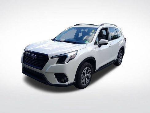 Used 2023 Subaru Forester Premium AWD/4WD image 3