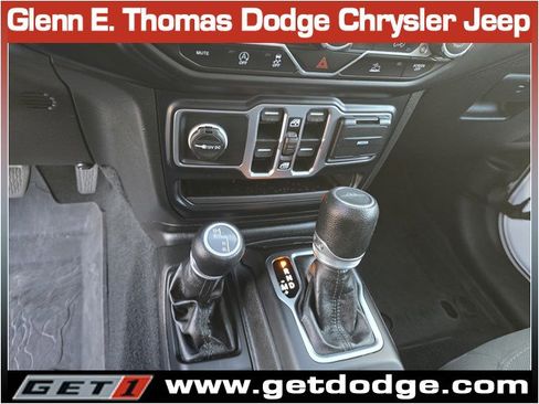 Certified 2023 Jeep Gladiator Willys image 19