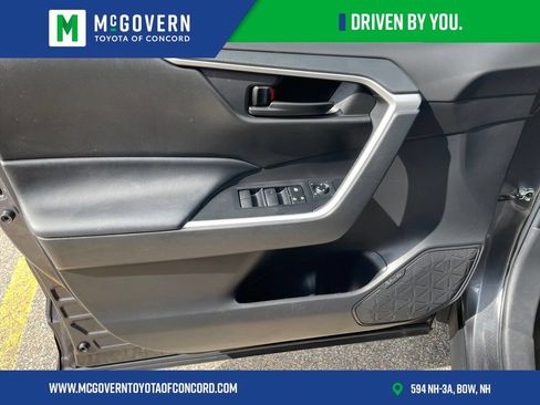 Used 2023 Toyota RAV4 LE AWD/4WD image 10