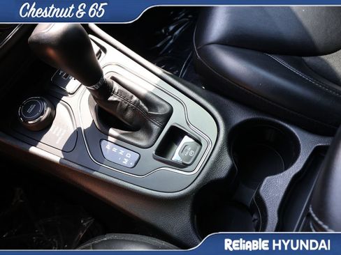Used 2020 Jeep Cherokee Latitude Plus w/ Cold Weather Group AWD/4WD image 38