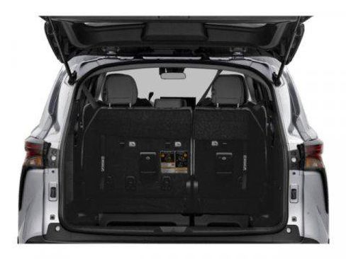 Certified 2025 Toyota Sienna LE image 10