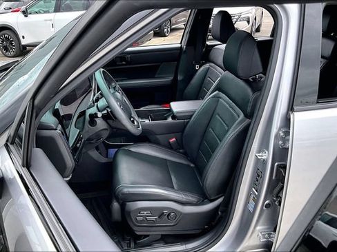 Used 2025 Hyundai Santa Fe Calligraphy FWD image 18