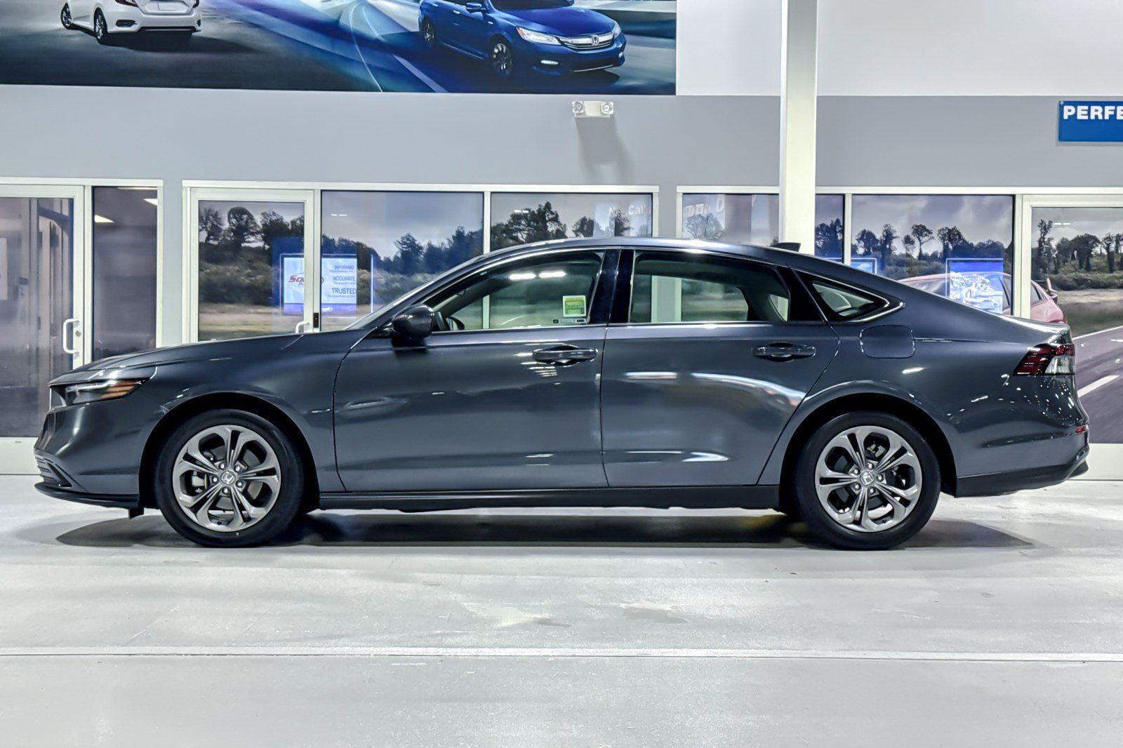 Used 2024 Honda Accord EX image 2