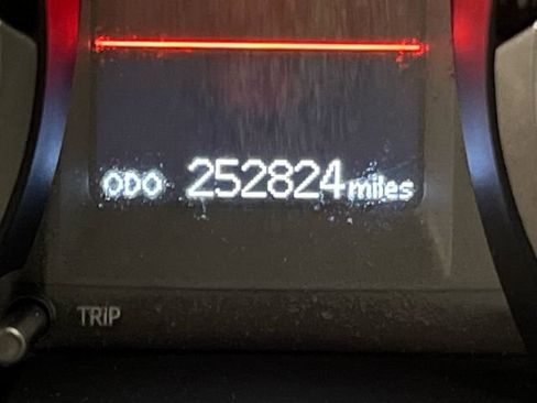 Used 2015 Toyota Corolla S image 23