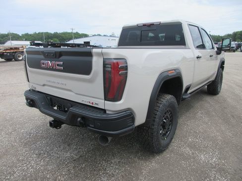 New 2026 GMC Sierra 2500 AT4X w/ AT4X AEV Edition AWD/4WD image 5