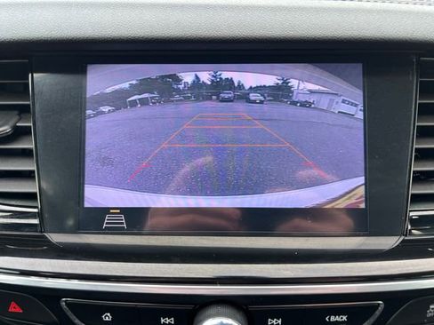 Used 2019 Buick Regal Essence w/ Driver Confidence Package I image 23