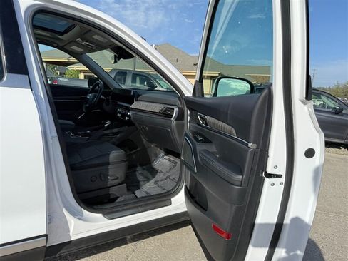 Used 2025 Kia Telluride SX w/ SX Captain's Chair Package FWD image 23