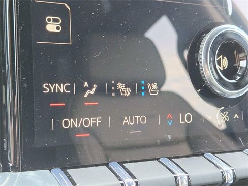 New 2025 GMC Yukon Denali w/ Denali Reserve Package image 30