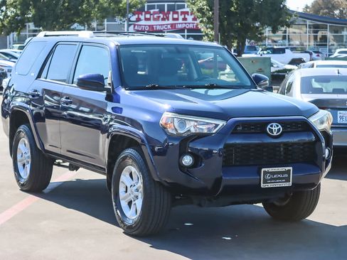 Used 2017 Toyota 4Runner SR5 image 4