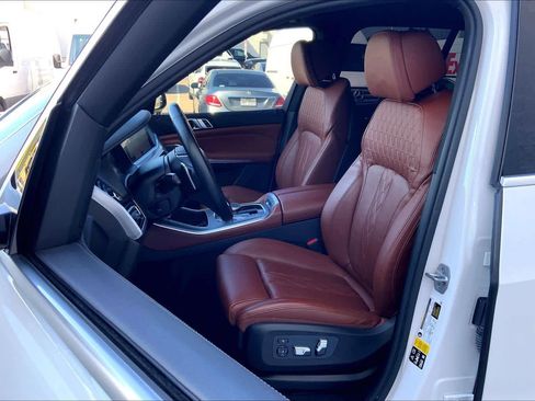 Used 2022 BMW X5 xDrive40i w/ Premium Package image 8