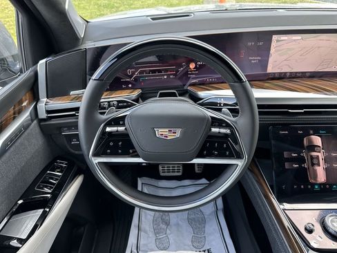 New 2026 Cadillac Escalade Platinum Sport w/ LPO, ONYX Package image 14