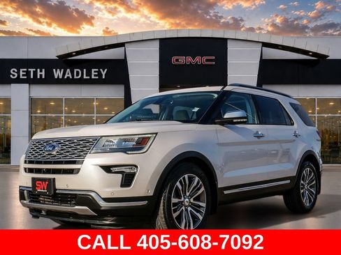 Used 2018 Ford Explorer Platinum AWD/4WD image 3