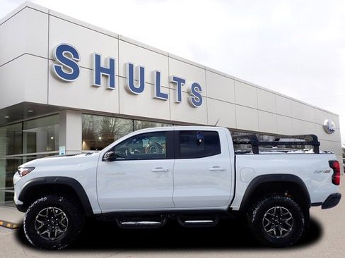 Used 2025 Chevrolet Colorado ZR2 w/ Technology Package image 2