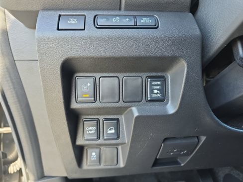 Used 2025 Nissan Frontier SL AWD/4WD image 26