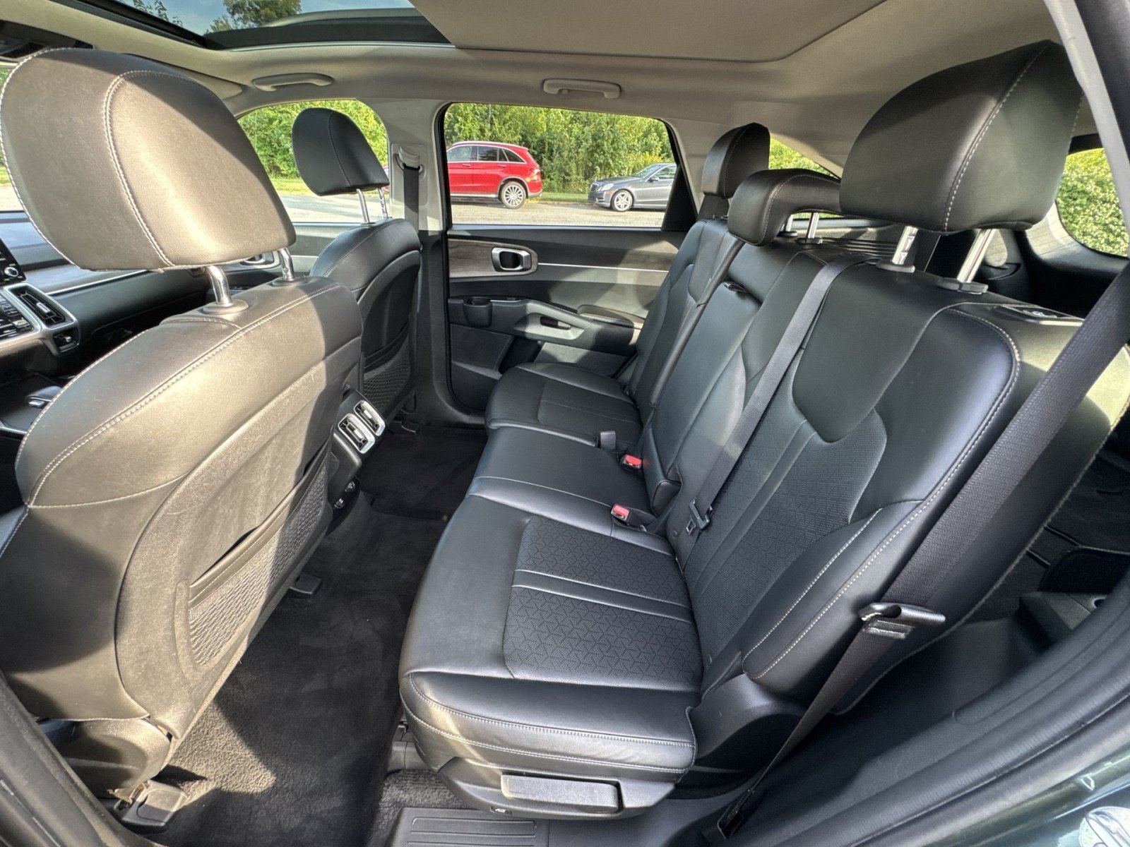 Used 2023 Kia Sorento S w/ Panoramic Sunroof Package AWD/4WD image 23