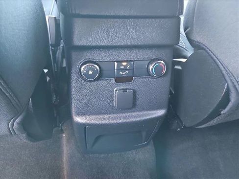 Used 2018 Ford Explorer XLT w/ Equipment Group 201A AWD/4WD image 16