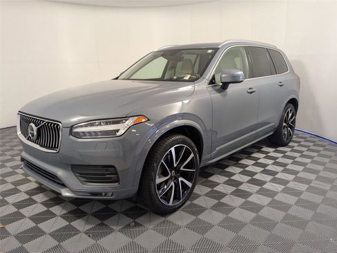 Used 2022 Volvo XC90 T6 Momentum w/ Advanced Package image 1