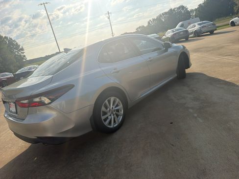 Used 2021 Toyota Camry LE FWD image 4