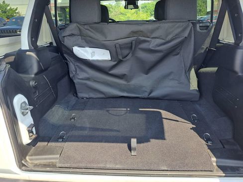 Certified 2025 Jeep Wrangler Unlimited Sahara AWD/4WD image 30