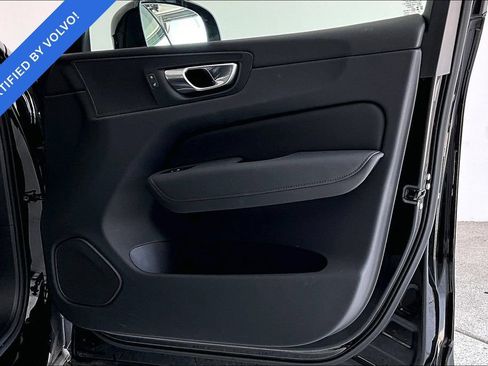 Used 2026 Volvo XC60 B5 Plus AWD/4WD image 22