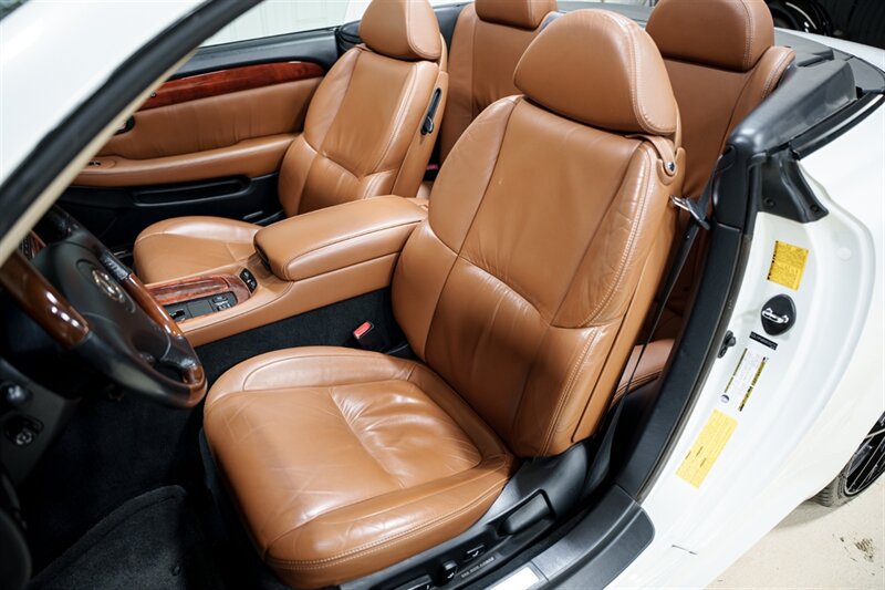 Used 2005 Lexus SC 430 Convertible RWD image 17