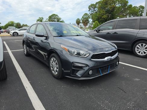 Certified 2021 Kia Forte Sedan FWD image 3