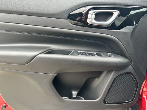 New 2025 Jeep Compass Latitude w/ Altitude Special Edition image 10