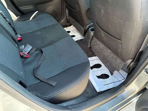 Used 2014 Nissan Versa Note SV FWD image 11
