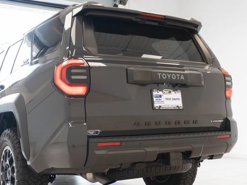 Used 2025 Toyota 4Runner TRD Off-Road Premium AWD/4WD image 13