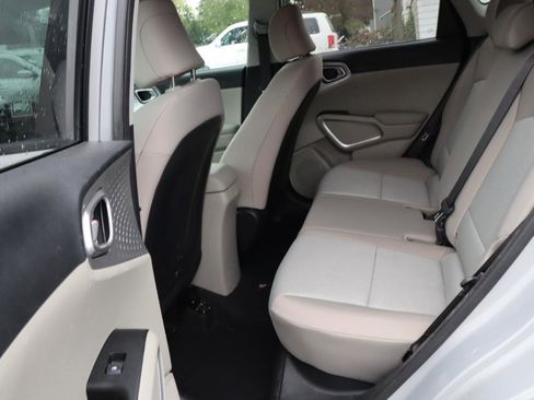 Used 2021 Kia Soul LX image 7